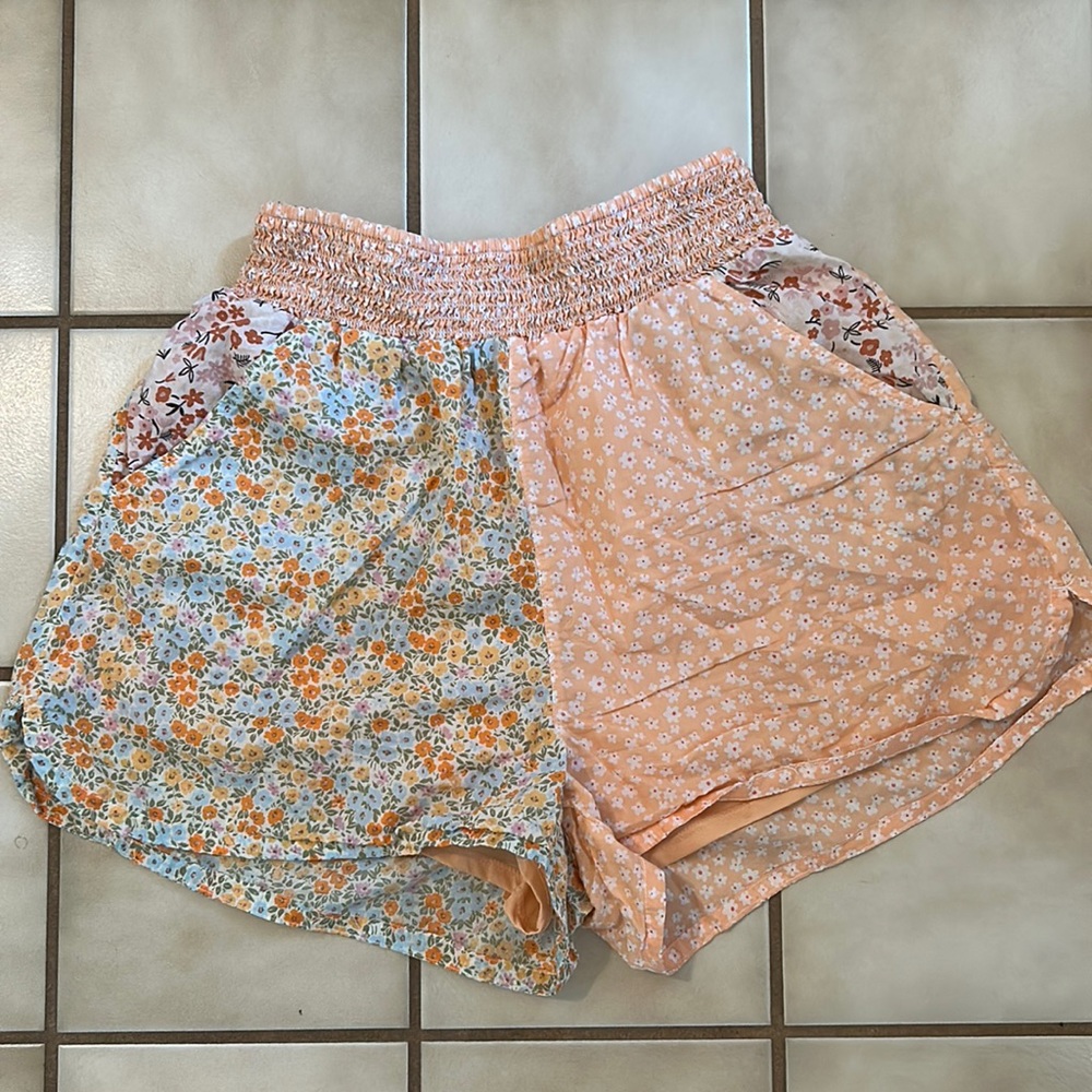 American Eagle smock waist short